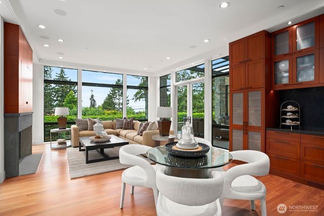 9632 Lake Washington Boulevard NE, Bellevue, WA 98004