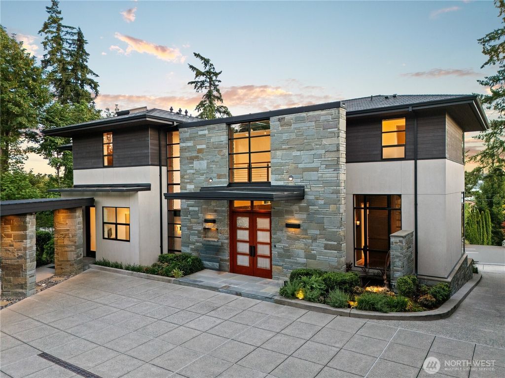 9632 Lake Washington Boulevard NE, Bellevue, WA 98004