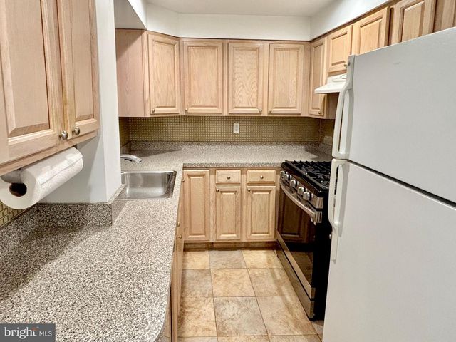 766 S MARTIN ST, Philadelphia, PA 19146