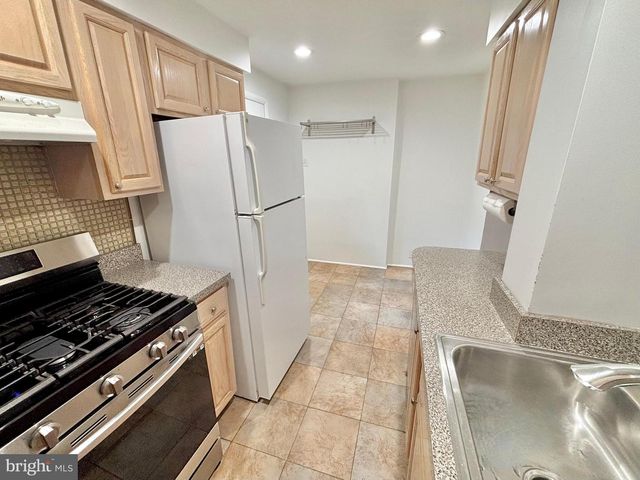 766 S MARTIN ST, Philadelphia, PA 19146