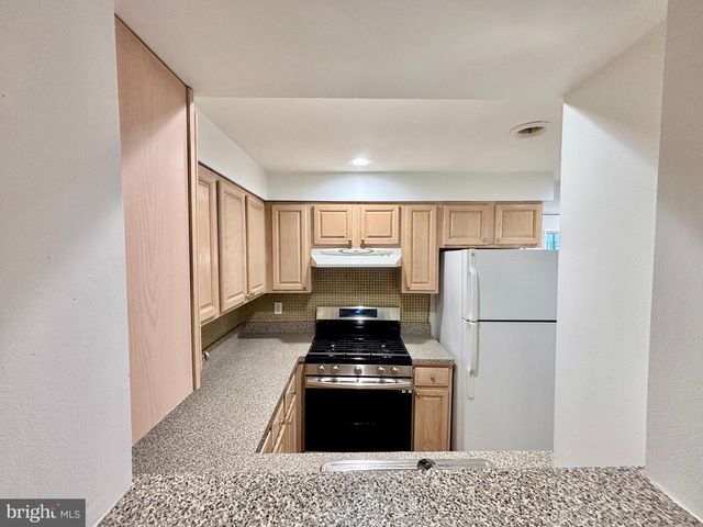 766 S MARTIN ST, Philadelphia, PA 19146