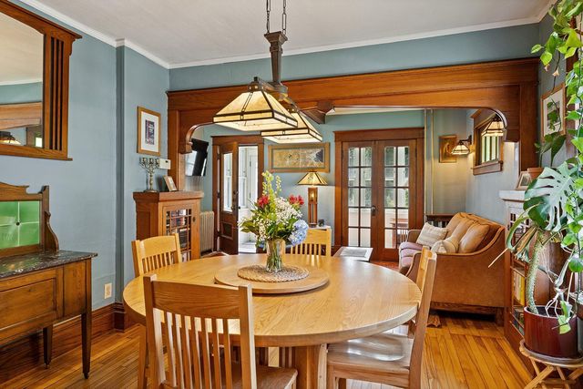 1555 Almond Avenue, Saint Paul, MN 55108
