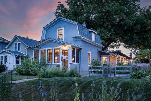 1555 Almond Avenue, Saint Paul, MN 55108