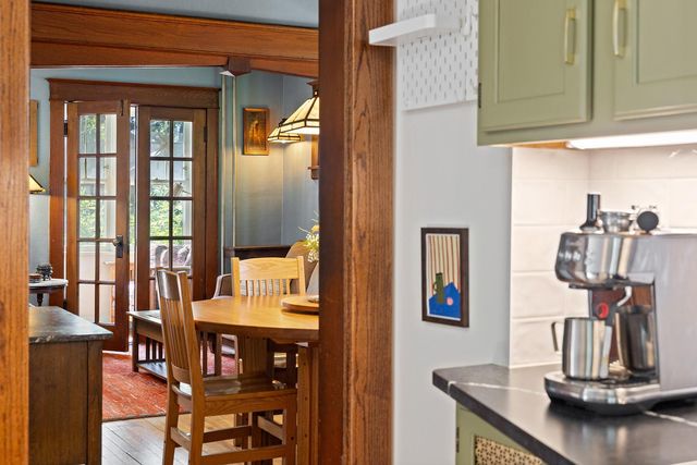 1555 Almond Avenue, Saint Paul, MN 55108