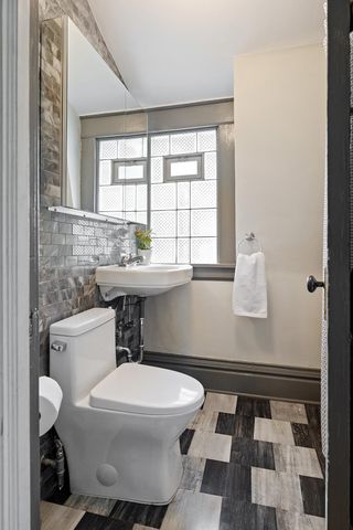 1555 Almond Avenue, Saint Paul, MN 55108