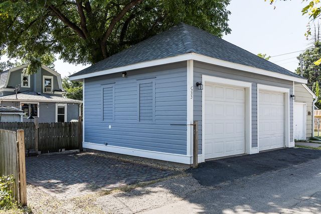 1555 Almond Avenue, Saint Paul, MN 55108