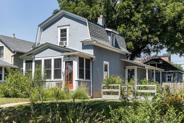 1555 Almond Avenue, Saint Paul, MN 55108