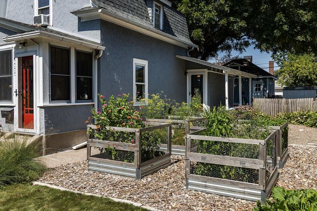 1555 Almond Avenue, Saint Paul, MN 55108