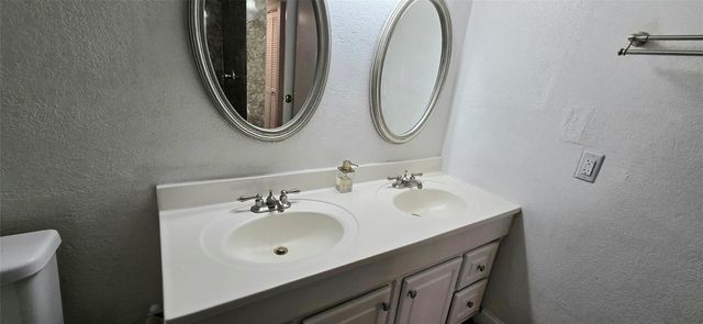 8951 N New River Canal Road 1B, Plantation, FL 33324