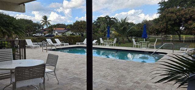 8951 N New River Canal Road 1B, Plantation, FL 33324