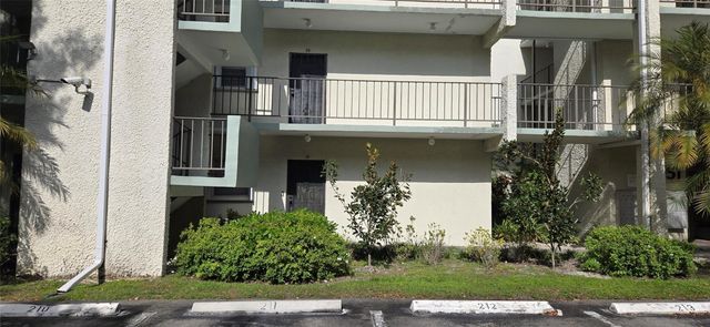 8951 N New River Canal Road 1B, Plantation, FL 33324