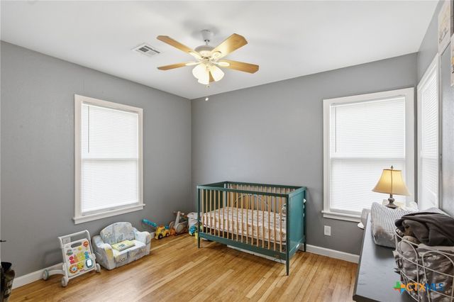 2011 E Crestwood Drive, Victoria, TX 77901