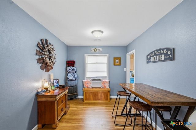 2011 E Crestwood Drive, Victoria, TX 77901