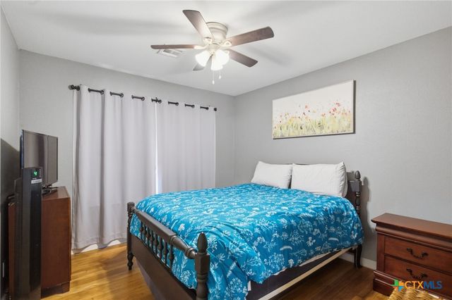 2011 E Crestwood Drive, Victoria, TX 77901