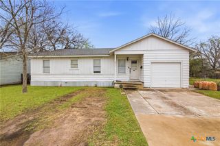 2011 E Crestwood Drive, Victoria, TX 77901