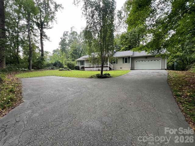 251 Angeline Drive, Mills River, NC 28759