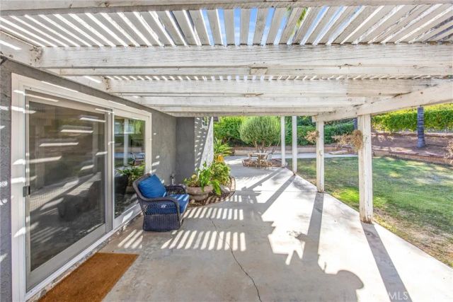 2438 Antelope Dr, Corona, CA 92882