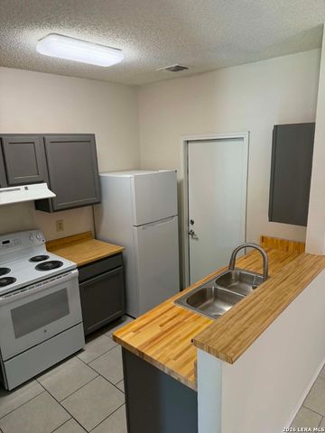 3431 RIDGE COUNTRY ST, San Antonio, TX 78247