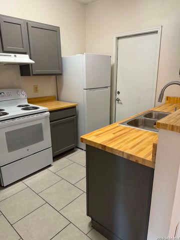 3431 RIDGE COUNTRY ST, San Antonio, TX 78247