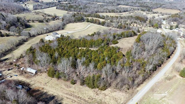 2695 Leslie Rd, Burkesville, KY 42717