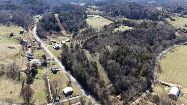 2695 Leslie Rd, Burkesville, KY 42717