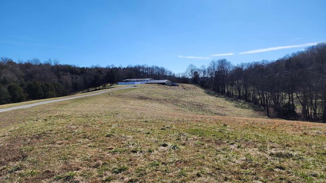 2695 Leslie Rd, Burkesville, KY 42717