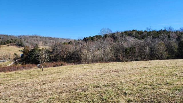 2695 Leslie Rd, Burkesville, KY 42717