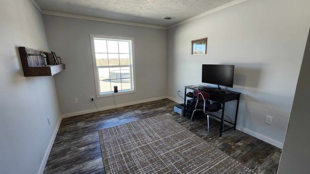 2695 Leslie Rd, Burkesville, KY 42717