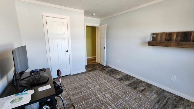 2695 Leslie Rd, Burkesville, KY 42717