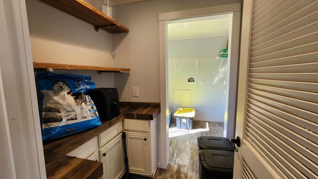 2695 Leslie Rd, Burkesville, KY 42717