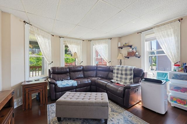 19 Tremont St, Peabody, MA 01960