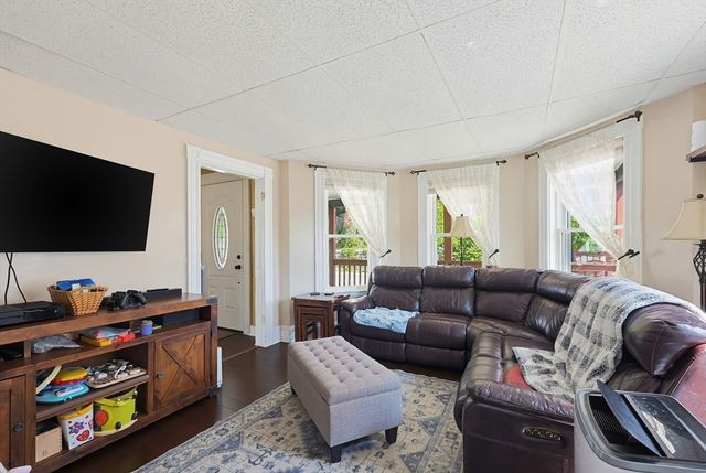 19 Tremont St, Peabody, MA 01960