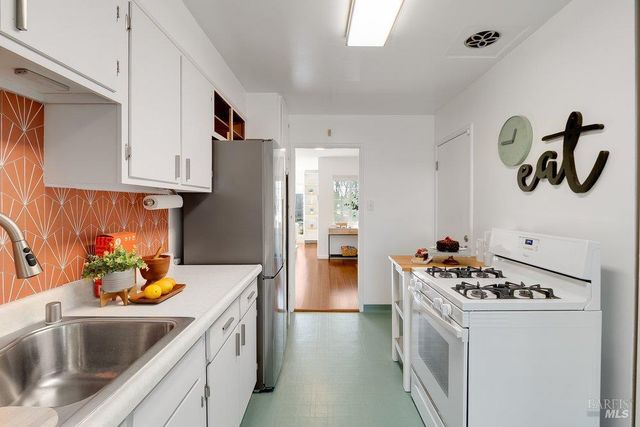 1102 Eastwood St, Vallejo, CA 94591