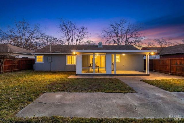 1102 Eastwood St, Vallejo, CA 94591