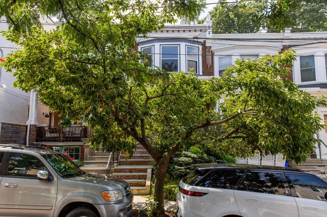 3602 INDIAN QUEEN LN, Philadelphia, PA 19129