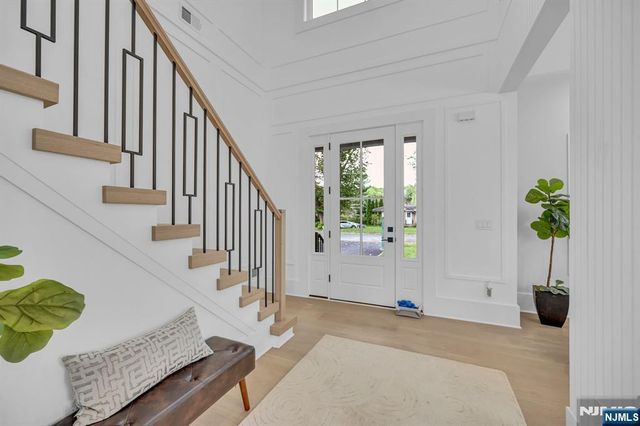 7 Canterbury Lane, Millburn, NJ 07078