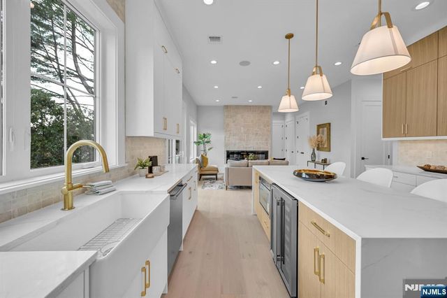 7 Canterbury Lane, Millburn, NJ 07078