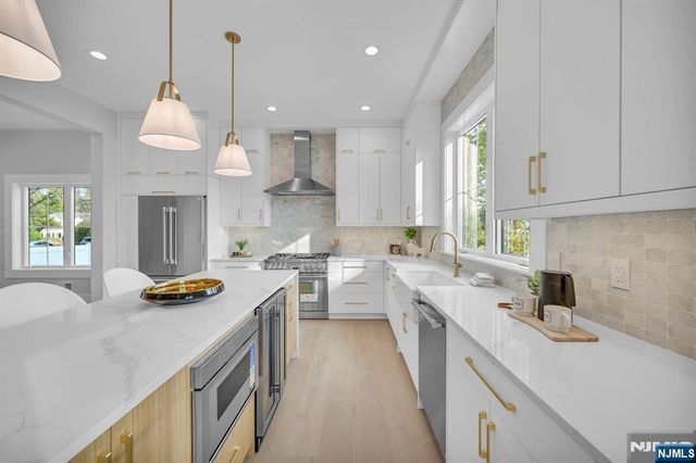 7 Canterbury Lane, Millburn, NJ 07078