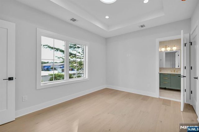 7 Canterbury Lane, Millburn, NJ 07078