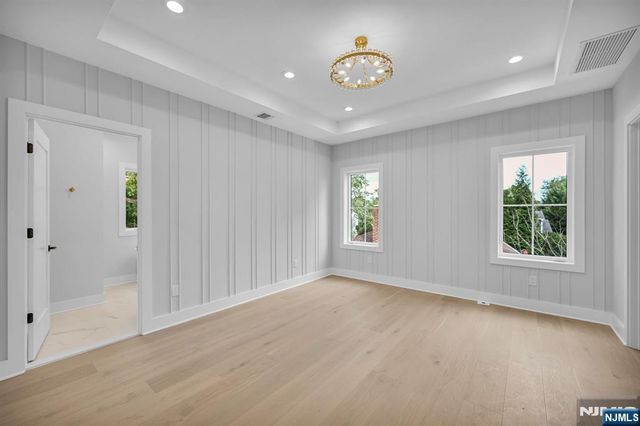 7 Canterbury Lane, Millburn, NJ 07078