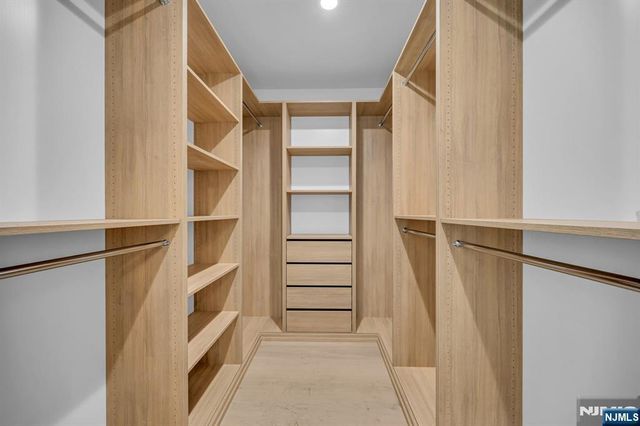 7 Canterbury Lane, Millburn, NJ 07078