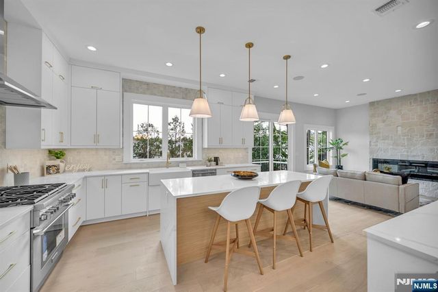 7 Canterbury Lane, Millburn, NJ 07078