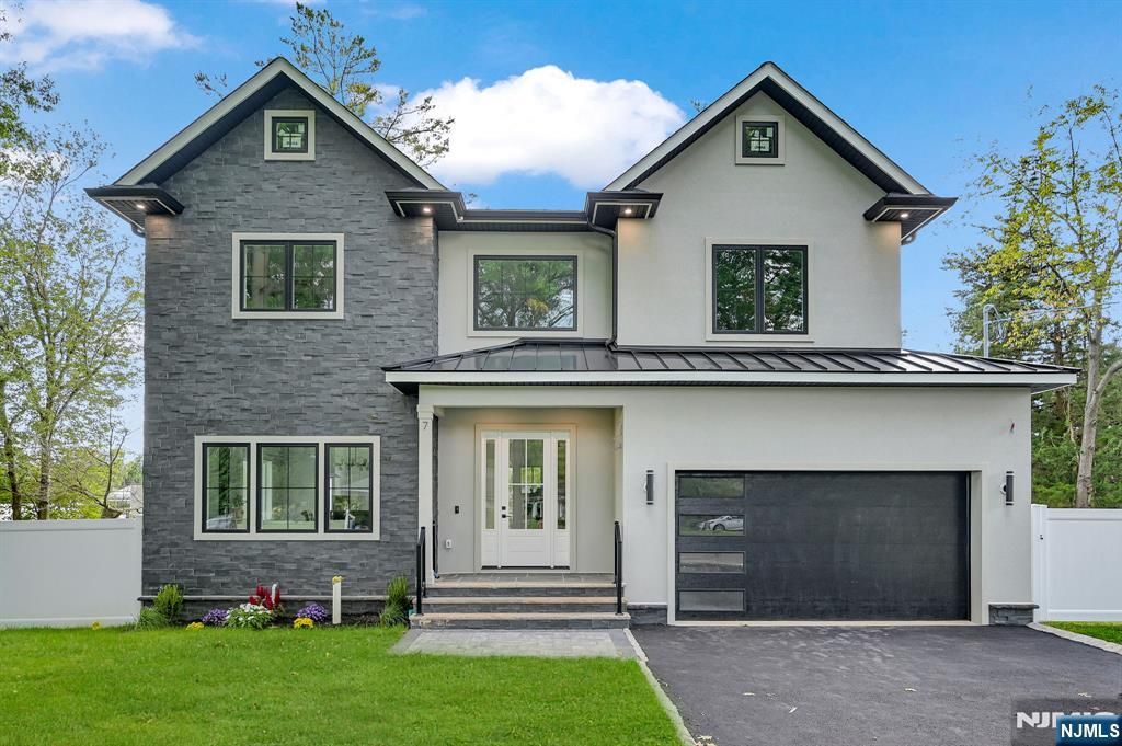 7 Canterbury Lane, Millburn, NJ 07078