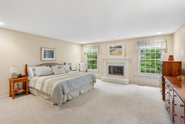 2613 Crown Flair Drive, West Des Moines, IA 50265