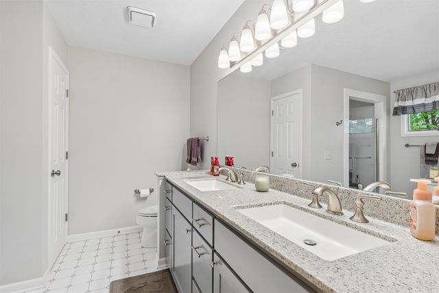 2613 Crown Flair Drive, West Des Moines, IA 50265