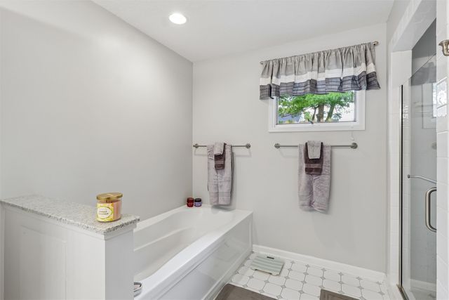 2613 Crown Flair Drive, West Des Moines, IA 50265