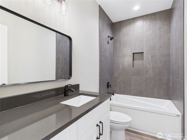 902 NE Tyler Place, East Wenatchee, WA 98802