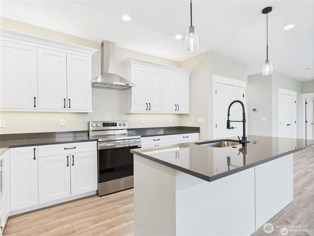 902 NE Tyler Place, East Wenatchee, WA 98802