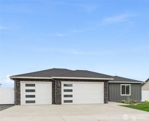 902 NE Tyler Place, East Wenatchee, WA 98802