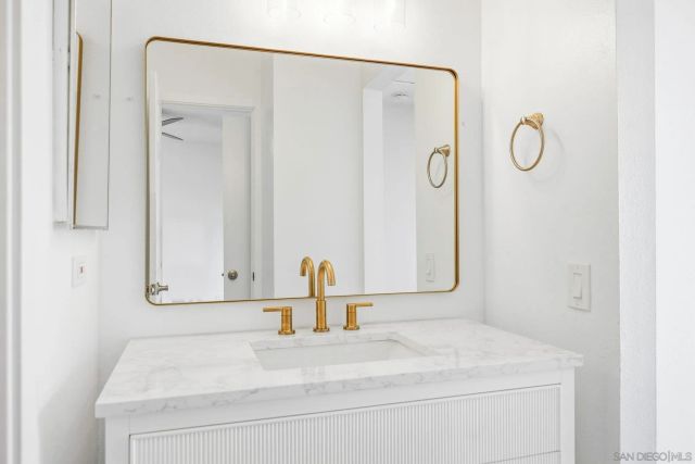 3262 Ashford St F, San Diego, CA 92111